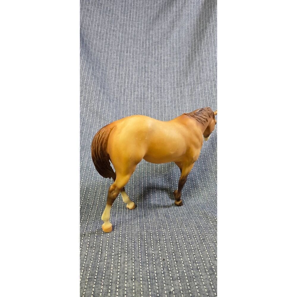 Breyer Sundance Dun Indian Pony - Picture 3 of 9